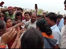 दारुबंदीसाठी वडगाव सिद्देश्वरमध्ये विराट मोर्चा, आक्रमक महिलांकडून दारुचे अड्डे उद्धवस्त