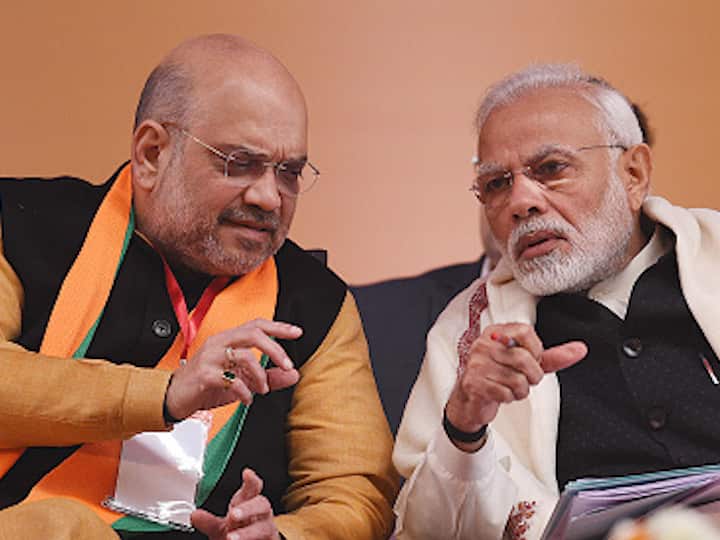 NRC | एनआरसीच्या मुद्द्यावर भाजप एकटी पडत चाललीय का? मित्रपक्षांच्या भूमिकांनी मोदी सरकार बॅकफूटवर BJP getting isolated over NRC NRC | एनआरसीच्या मुद्द्यावर भाजप एकटी पडत चाललीय का? मित्रपक्षांच्या भूमिकांनी मोदी सरकार बॅकफूटवर