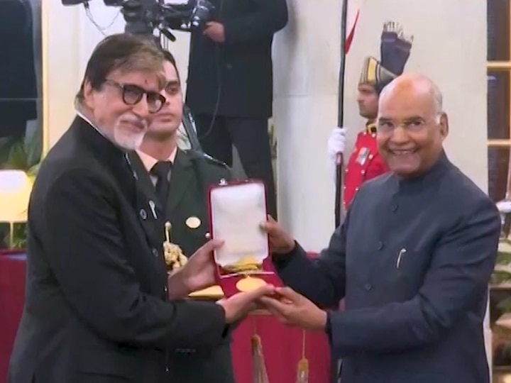 amitabh bachchan honoured with dadasaheb phalake award by president ramnath kovind दादासाहेब फाळके सन्मानानंतर महानायक अमिताभ बच्चन म्हणाले...
