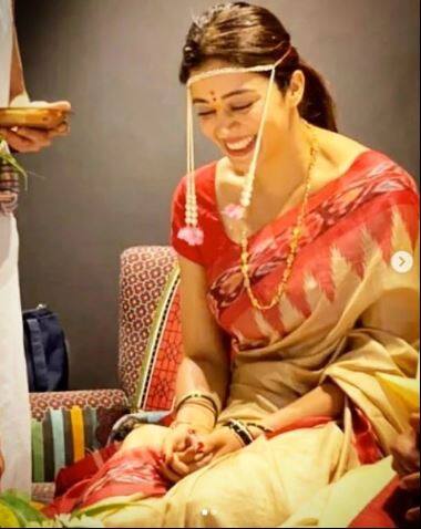 फोटोंमध्ये नेहा पारंपरिक वेशात सुंदर दिसत आहे. आपल्या लग्नाविषयी सांगताना नेहाने म्हटलं की, मी माझ्या स्वप्नातील राजकुमाराशी लग्न करून नवीन आणि सुंदर कुटुंबात जात आहे.