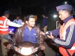 दारु पिऊन नववर्षाच्या स्वागत करणं अनेकांना महागात, नागपुरात सहाशे तळीरामांची वाहनं जप्त