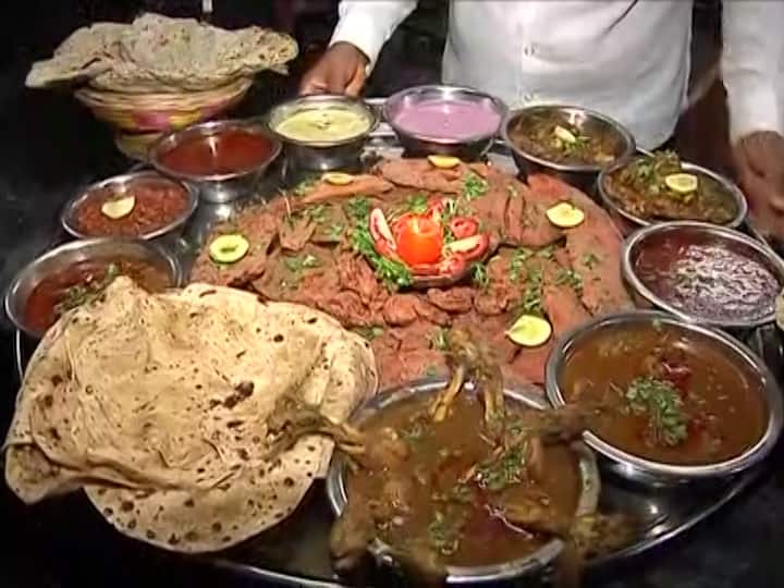 बाहुबली, रावणनंतर आता चर्चा 'हिंदकेसरी थाळी'ची big non veg hind kesari thali in nashik बाहुबली, रावणनंतर आता चर्चा 'हिंदकेसरी थाळी'ची