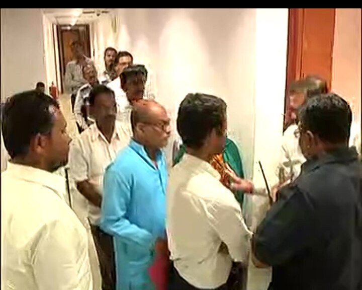 Common people queued up at mantralaya in Ajit Pawar's office, as Deputy CM takes charge in his office अजित पवार पुन्हा फॉर्मात, चार्ज घेताच कामाचा धडाका; दालनाबाहेर रांगा