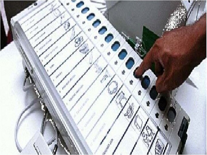 Voting for 5 Zilla Parishad in in maharashtra Jilha Parishad Election | राज्यातील 6 जिल्हा परिषदांसाठी महाआघाडी-भाजप आमने-सामने