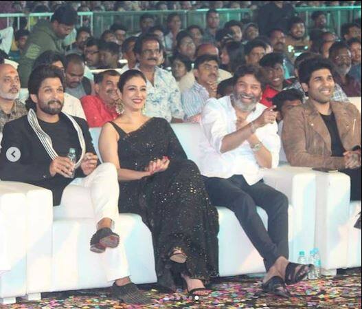 चित्रपट 12 जानेवारीला रिलीज होणार आहे. 'अला वैकुंठपुरमलो'मधून तब्बू एक दशकाहून जास्त वेळाने तेलगू चित्रपटांमध्ये दिसणार आहे. 