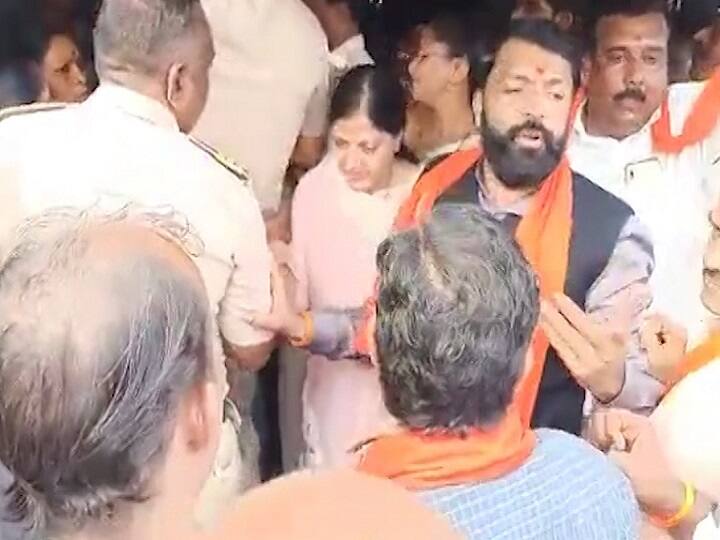 Yavatmal Panchayat samiti election, dispute between Shiv Sena-BJP leaders in Yavatmal यवतमाळ पंचायत समिती निवडणुकीत राडा, शिवसेना-भाजप नेत्यांमध्ये जुंपली