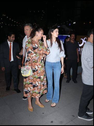 दोघांमधील रिलेशनशिपबाबत कोणालाच माहिती नव्हती. अशातच न्यू ईयर निमित्ताने सोशल मीडियावर त्यांनी आपल्या रिलेशनबाबत खुलासा करून चाहत्यांना आश्चर्याचा धक्का दिला. (Photo Credit: Manav Manglani)