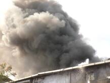 भिवंडीत कापड कारखान्याला भिषण आग; घटनास्थळी अग्निशामक दलाच्या तीन गाड्या दाखल