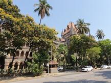 अत्याधुनिक सुविधांआधी रेल्वे स्थानकांवर 'दिव्यांगस्नेही' वातावरण तयार करा - हायकोर्ट