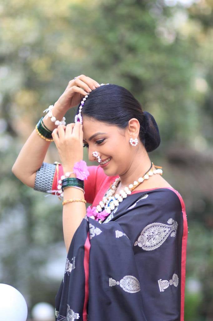 सध्या मकरसंक्रातीचा सण येत आहे. अशातच शुभ्राची ही पहिली मकरसंक्रात असणार आहे. त्यामुळे शुभ्राची सासू आसावरी तिचे सगळे लाड पुरवणार आहे. 