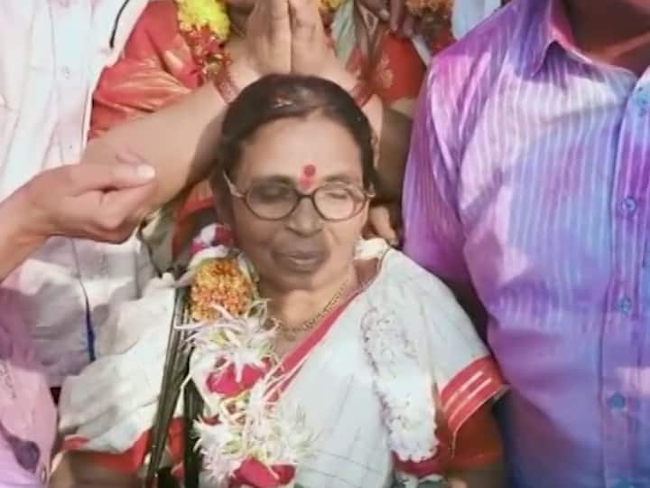  Akola District ZP Election : Pratibha Bhojne elected As Akola Zp President अकोला जिल्हा परिषदेत भाजपची अप्रत्यक्षपणे प्रकाश आंबेडकरांना साथ, अध्यक्षपदी भारिपच्या प्रतिभा भोजने,