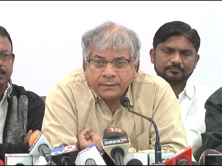 BJP has no moral right to agitate on electricity bill says prakash ambedkar वीज बिलावरून भाजपला आंदोलन करण्याचा नैतिक अधिकारच नाही, प्रकाश आंबेडकरांची टीका