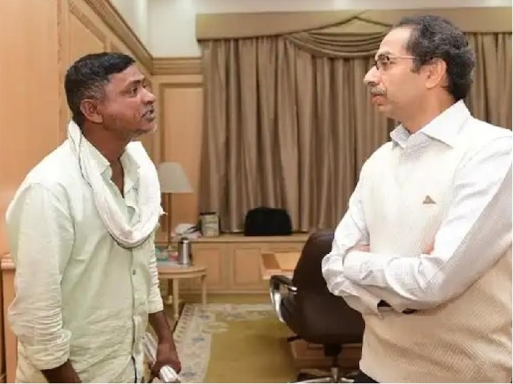 CM Uddhav Thackeray hope for Nanded farmer मुख्यमंत्र्यांची संवेदनशीलता, व्यथित होऊन जीवन संपवायला आलेल्या शेतकऱ्याला नवी उमेद