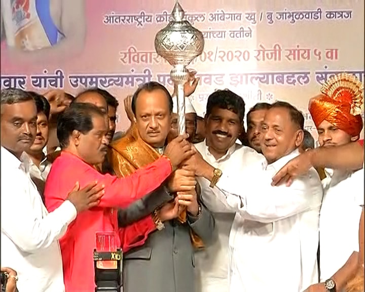 Maharashtra Kesari Wrestler Harshvardhan Sadgir honored by Deputy Chief Minister Ajit Pawar कधीही कुस्तीचा लंगोट न नेसलेल्या अजित पवारांना गदा दिली, पण ती कशी धरावी, कुठं ठेवावी...