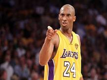 महान बास्केटबॉलपटू कोबी ब्रायंट आणि मुलीचा हेलिकॉप्टर अपघातात मृत्यू