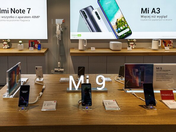 2019 सालामध्ये शाओमीने इतकी कमाई केली की कंपनीच्या मूळ देशाला म्हणजेच चीनला मागे टाकत भारतात सर्वाधिक कमाई केली आहे. 