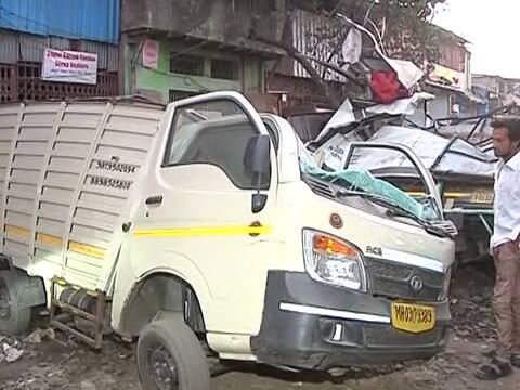 मुंबईतील घाटकोपर-मानखुर्द लिंक रोडवर पादचारी पुलाचा सांगाडा कोसळला; दोन जण जखमी मुंबईतील घाटकोपर-मानखुर्द लिंक रोडवर पादचारी पुलाचा सांगाडा कोसळला; दोन जण जखमी