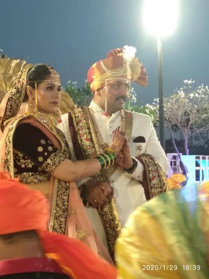  एक पैलवान म्हणून विजय आज बारा गावचं पाणी प्यायलाय. तसंच २०१४, २०१५ आणि २०१६ अशी सलग तीन वर्षे महाराष्ट्र केसरीच्या गदेवर आपलं नाव कोरताना त्यानं गावोगावच्या पैलवानांना सायंगावचं पाणीही पाजलंय. 