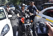 सोनाक्षी सिन्हाची ‘बुलेट’ राईड, फोटो व्हायरल