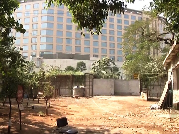JW Marriott hotel occupies 1 lakh square feet land of Mumbaikars जे डब्ल्यू मॅरिएट हॉटेलने मुंबईकरांची हक्काची मोकळी जागा बळकावली