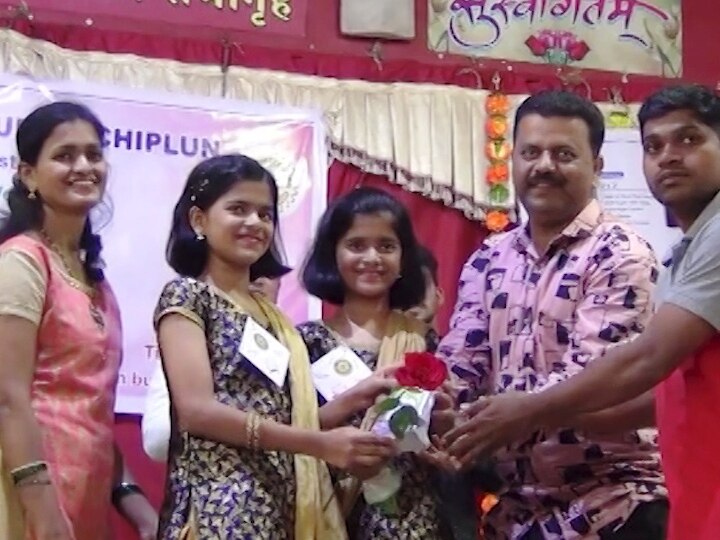 या मेळाव्यात जुळ्या भावांचे, जुळ्या बहिणींचे, तिळ्यांचा सन्मान करण्यात आला आणि त्यांच्या भावना जाणून घेतल्या. 