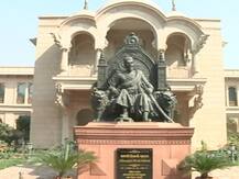 दिल्लीत महाराष्ट्रातील 16 खासदारांवर अचानक बेघर होण्याची वेळ