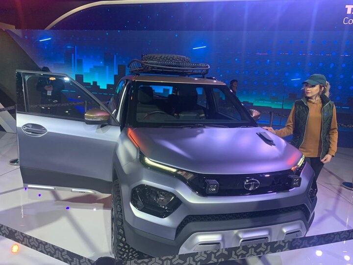 HBX कारचा लूक आकर्षक आहेच, पण ही आतमधूनही स्पेशिअस दिसत आहे. ही कार टाटाच्या सर्वात नवीन डिझाइन्सपैकी एक आहे. यामध्ये यूनिक कंपास लावण्यात आलं आहे. याव्यतिरिक्त कारचं इंटीरियर डिझाइनही अत्यंत आकर्षक आहे. 