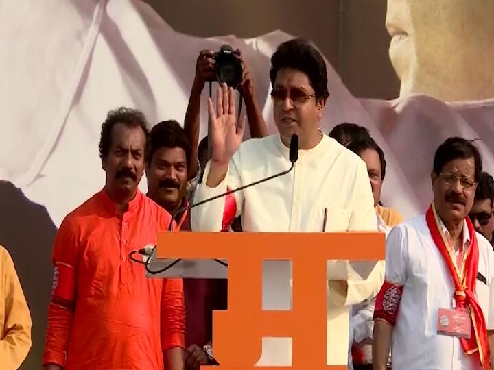 MNS will celebrate Shiv Jayanti as per hindu almanac , raj Thackeray will attend aurangabad program मनसे तिथीनुसार शिवजयंती साजरी करणार, शिवसेनेला शह देण्याचा प्रयत्न