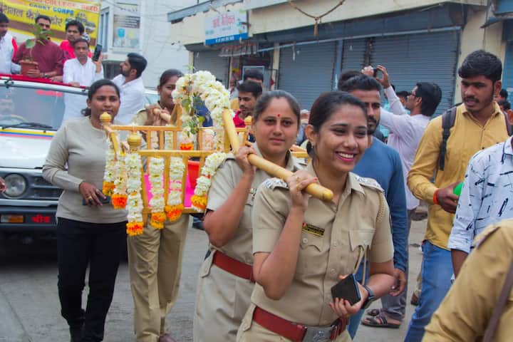 दोन दिवस चालणाऱ्या या वृक्ष संमेलनाच्या दिवशी आज वृक्षदिंडी काढण्यात आली. 