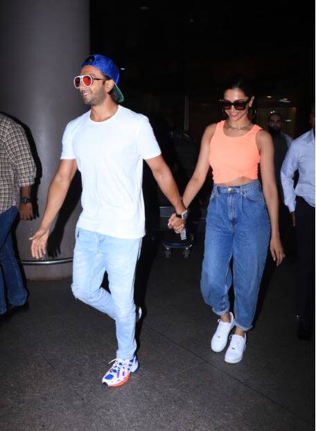 रणवीर सिंह आणि दीपिका पादुकोण व्हेकेशननंतर मुंबईत परतले आहेत. एकमेकांसोबत वेळ घालवण्यासाठी दोघांनी खास व्हेकेशन प्लॅन केला होता.