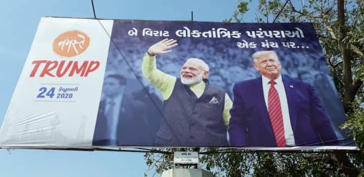 अमेरिकेचे राष्ट्राध्यक्ष डोनाल्ड ट्रम्प येत्या 24 फेब्रुवारीला दोन दिवसांच्या भारत दौऱ्यावर येत आहेत. गुजरातच्या अहमदाबादमध्ये त्यानिमित्त जोरदार तयारी सुरु आहे. अमेरिकेच्या सुरक्षा यंत्रणेनेही भारतातील तयारीचा आढावा घेतला. 