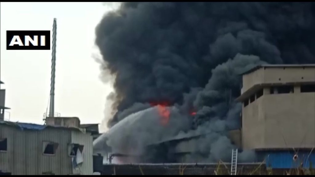 Dombivli Fire | डोंबिवलीतील केमिकल कंपनीला लागलेली आग दहा तासानंतरही धुमसतीच, संपूर्ण शहरावर धुराचे ढग