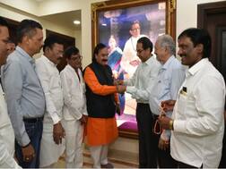 औरंगाबाद महानगरपालिका निवडणुकीच्या तोंडावर भाजपला दणका, माजी महापौरांसह पदाधिकाऱ्यांचा शिवसेना प्रवेश