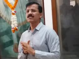 तुकाराम मुंढेंची शाळा, शिवजयंती कार्यक्रमात मोबाईल वाजल्याने जप्त तर जीन्स घातलेल्या कर्मचाऱ्याला झापले