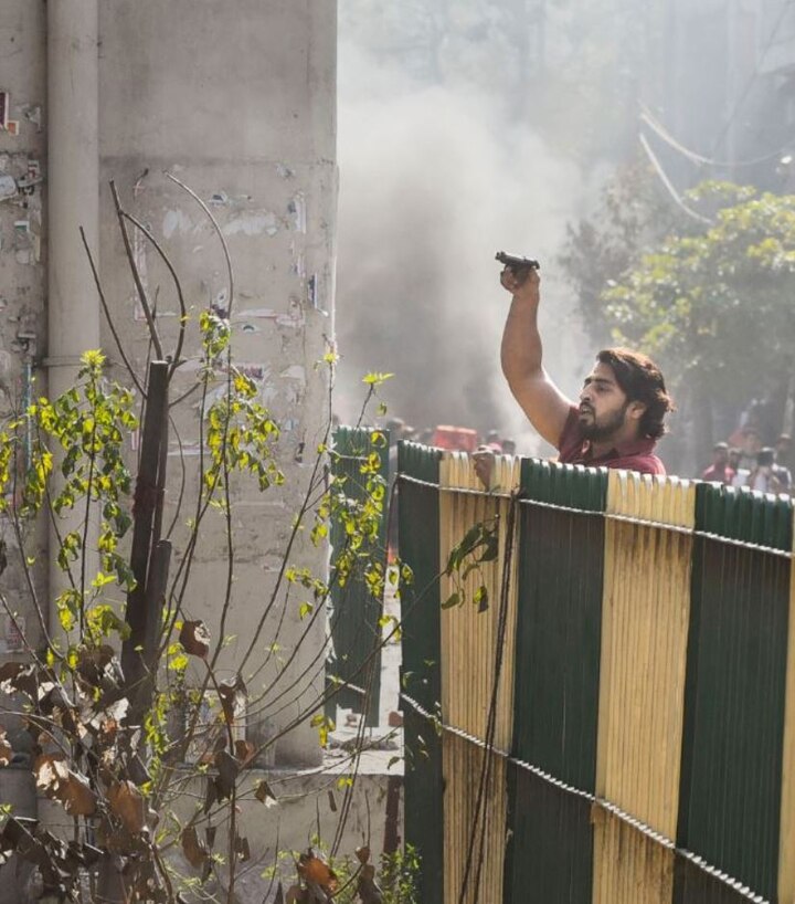 डोनाल्ड ट्रम्प यांच्या दौऱ्याच्या पार्श्वभूमीवरच आंदोलनाला हिंसक वळण लागलंय का?, असा संशय व्यक्त केला जातोय. याबाबत गृहमंत्रालय आणि दिल्ली पोलिसांचा तपास सुरु केला आहे.