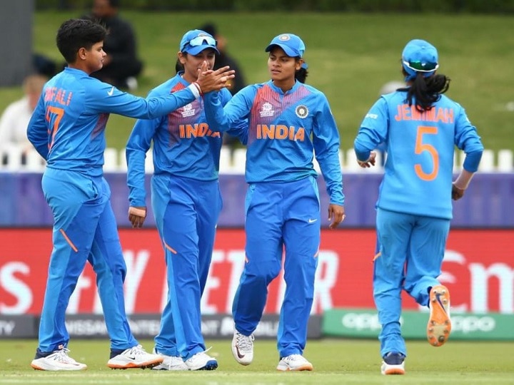 Women's T20 World Cup india women win 4 runs qualified semifinal Women's T20 World Cup | भारतीय संघाची विजयी हॅट्रीक; सेमीफायनमध्ये एन्ट्री
