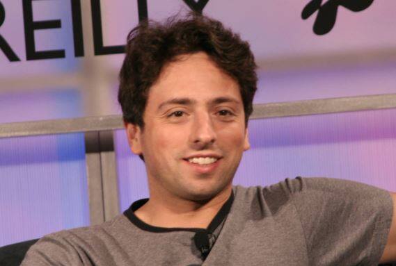 सर्गेई ब्रिन या यादीत आठव्या क्रमांकावर आहेत. त्यांची एकूण संपत्ती 55 अरब डॉलर एवढी आहे. 