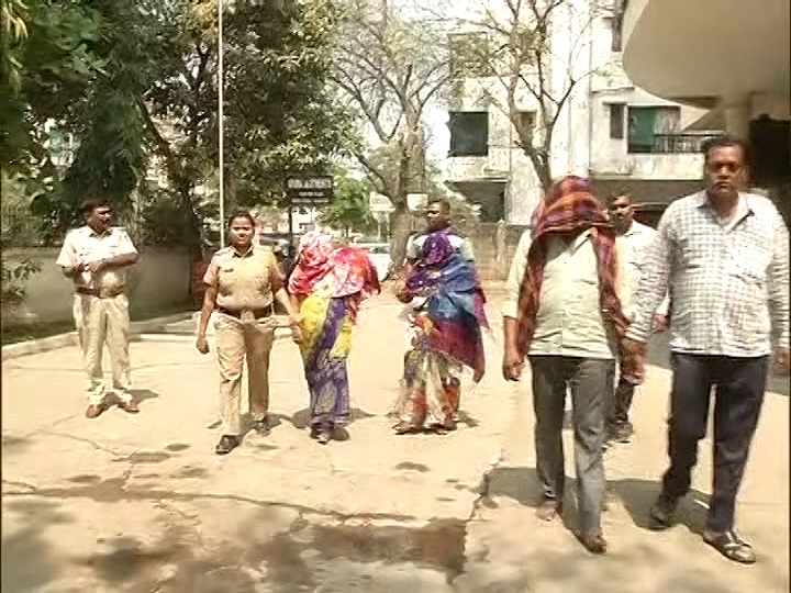 Nagpur - Gang of women looting jewellery of fellow women passanger in auto rickshaw arrested