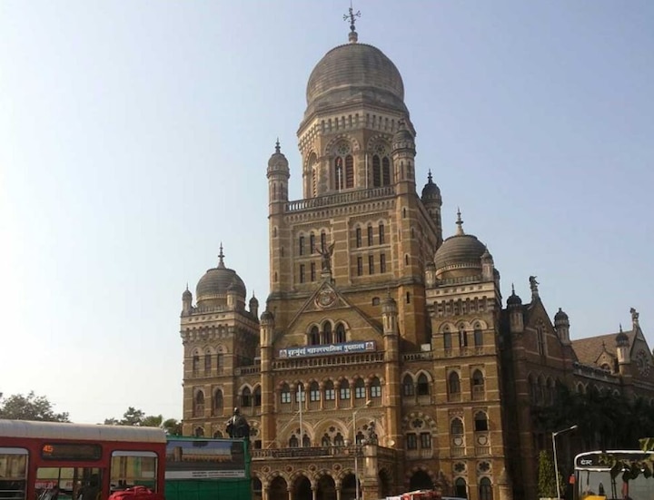 Mumbai mahanagarpalika BMC BJP shivsena war for opposition leader  मुंबई महापालिकेत विरोधी पक्षनेते पदाचा भाजपचा दावा महापौरांनी फेटाळला, सभागृहात भाजपचा गोंधळ