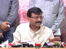 ...तर हिंदूत्वाची व्याख्या बदलावी लागेल; संजय राऊत यांचा हिंदू महासभेला टोला