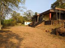 छत्रपती संभाजी राजांच्या स्मारकाची इमारत बनलीय दारूड्यांचा, प्रेमी युगुलांचा अड्डा!