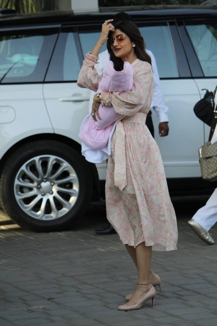 पार्टीचे काही फोटो शिल्पाने आपल्या इन्स्टाग्राम अकाउंटवर शेअर केले होते. ज्यामध्ये डेकोरेशनसह मित्रमंडळींसोबतच्या सेलिब्रेशनची झलक पाहायला मिळाली. (Photo Credit: Manav Manglani)