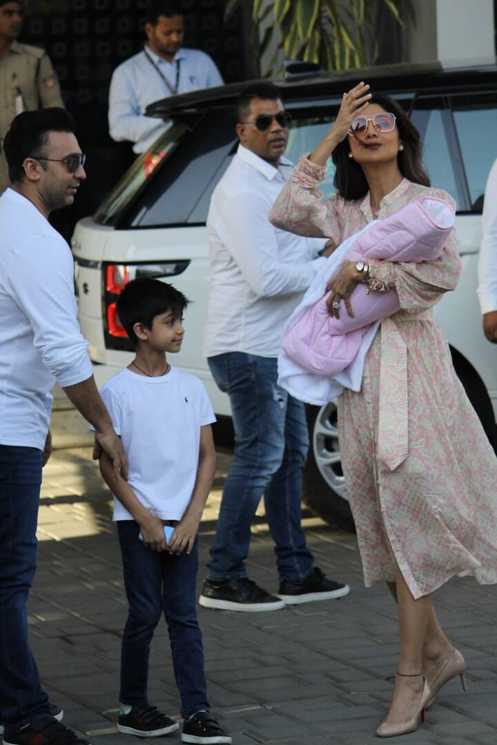 दोघांनाही एक मुलगा असून आता त्यांच्या घरी एक नवा पाहुणा आला आहे. (Photo Credit: Manav Manglani)