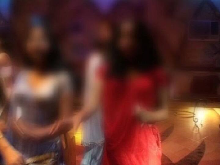 Mumbai Police order to closed all discos, orchestra and dance bars till 31st march Coronavirus : मुंबईसह उपनगरांतील पब, डिस्को, ऑर्केस्ट्रा, डान्सबार बंदीचे आदेश