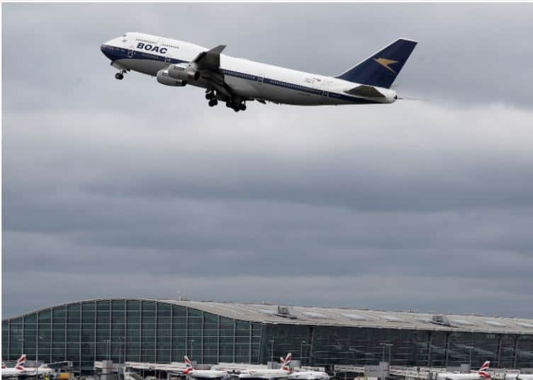 कोरोनाच्या नव्या स्ट्रेननंतर परदेशातून भारतात येणाऱ्या प्रवाशांसाठी नवीन एसओपी जारी, 22 फेब्रुवारीपासून लागू new sop for international passergers on flight from uk europe and middle east from feb 23 कोरोनाच्या नव्या स्ट्रेननंतर परदेशातून भारतात येणाऱ्या प्रवाशांसाठी नवीन एसओपी जारी, 22 फेब्रुवारीपासून लागू