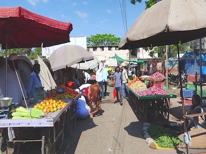 Coronavirus farmers big loss due to corona virus Coronavirus | कोरोना व्हायरसचा शेतकऱ्यांना फटका; भाजीपाला उत्पादक शेतकऱ्यांचं प्रचंड नुकसान