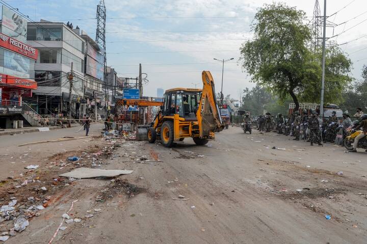कोरोनाचा वाढता प्रादुर्भाव पाहता शाहीनबाग येथील आंदोलकांना आंदोलन मागे घेण्याची विनंती पोलीस आणि प्रशासनाने केली होती. मात्र सर्व विरोध झुगारुन देत येथील महिलांनी हे आंदोलन सुरू ठेवले होते.