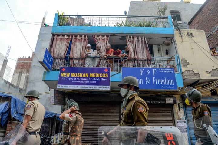 शाहीन बाग व्यतिरिक्त दिल्ली पोलिसांनी जामिया, सीलमपूर, जाफराबाद, तुर्कमान गेट, मालवीय नगर, हौज रानी येथूनही आंदोलकांना हटवलं आहे.