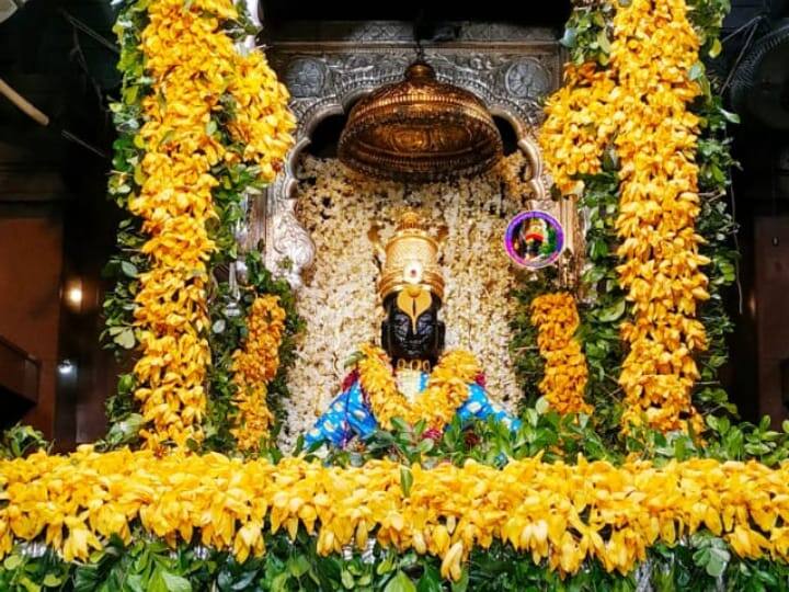 संपूर्ण जगभरात कोरोना व्हायरसची दहशत पसरली असतानाच कोरोनाच्या पार्श्वभूमीवर राज्यभरातील बहुतांश मंदिर बंद करण्याचा निर्णय घेण्यात आला आहे. 