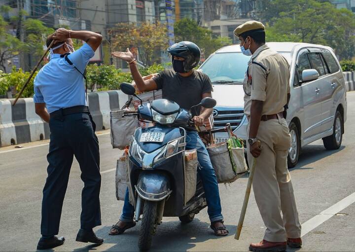 उत्तर प्रदेशमध्ये काल पोलिसांनी जवळपास साडेपाच हजार वाहन चालकांकडून दंड वसुल केला. 
